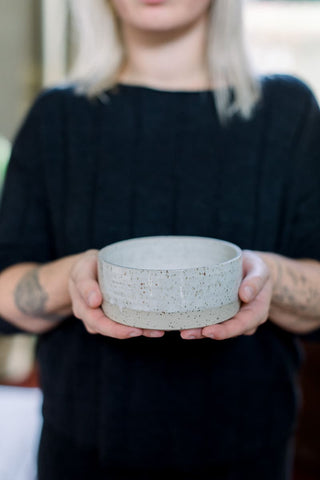 rechte bowl handgemaakt kom keramiek steengoed soepkom 