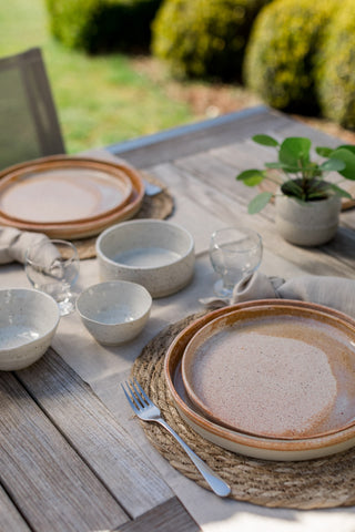 bord met hoge rand handgemaakt keramieken bord servies