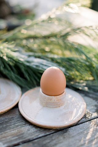 Eierdopje met schaaltje