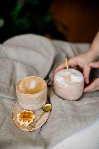 handgemaakt ovaal koffieschoteltje keramiek koffieschotel onderbordje koffie