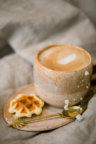 handgemaakt ovaal koffieschoteltje keramiek koffieschotel onderbordje koffie